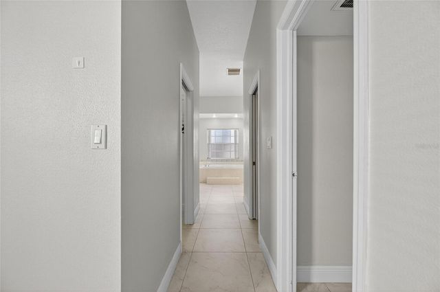 172 LAKE SHORE DRIVE W, Palm Harbor, FL 34684