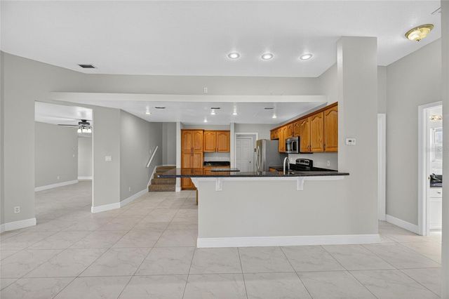 172 LAKE SHORE DRIVE W, Palm Harbor, FL 34684