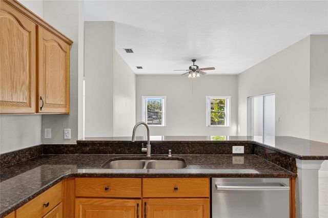 172 LAKE SHORE DRIVE W, Palm Harbor, FL 34684