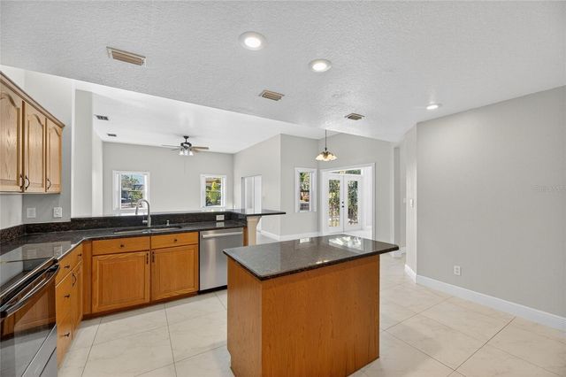 172 LAKE SHORE DRIVE W, Palm Harbor, FL 34684