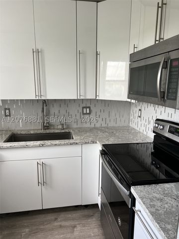 941 Crystal Lake Dr 305, Deerfield Beach, FL 33064