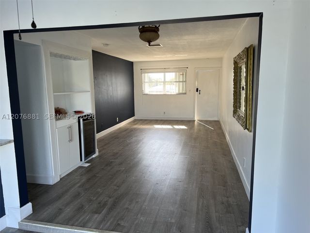 941 Crystal Lake Dr 305, Deerfield Beach, FL 33064