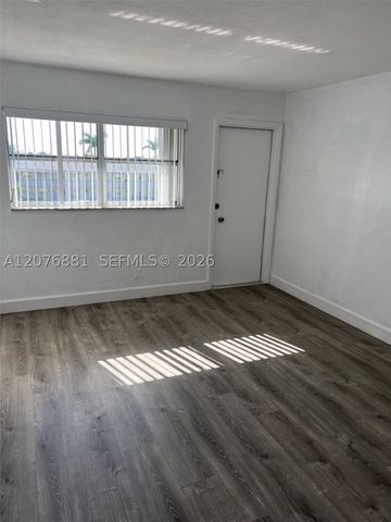 941 Crystal Lake Dr 305, Deerfield Beach, FL 33064