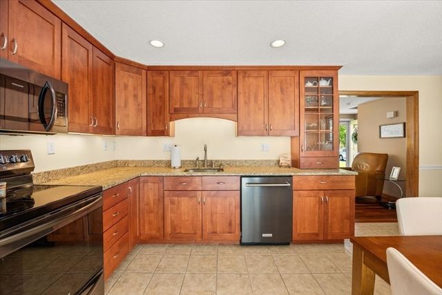 11 Village Way F, Norton, MA 02766