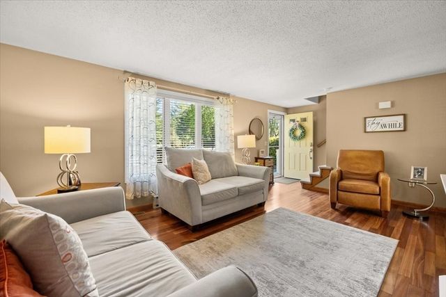 11 Village Way F, Norton, MA 02766