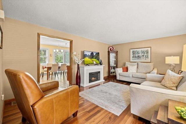 11 Village Way F, Norton, MA 02766