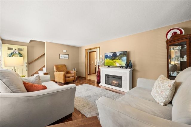 11 Village Way F, Norton, MA 02766