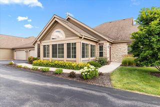 W250N4966 William DRIVE #55, Pewaukee, WI 53072