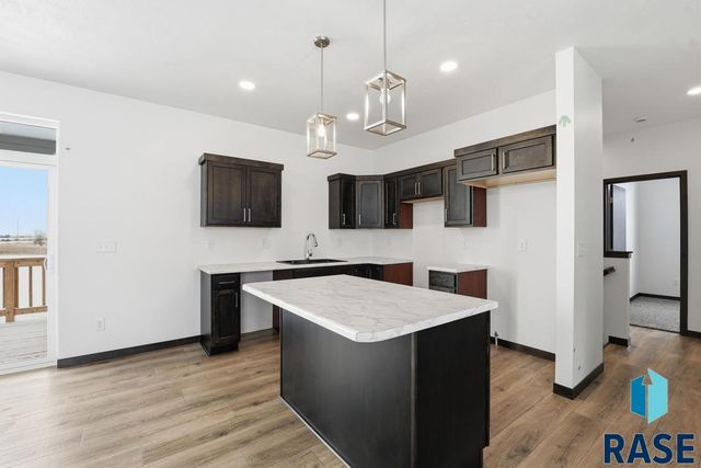 6528 S Barclay Trl Trail, Sioux Falls, SD 57106