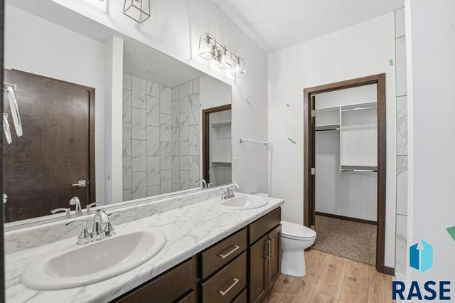 6528 S Barclay Trl Trail, Sioux Falls, SD 57106