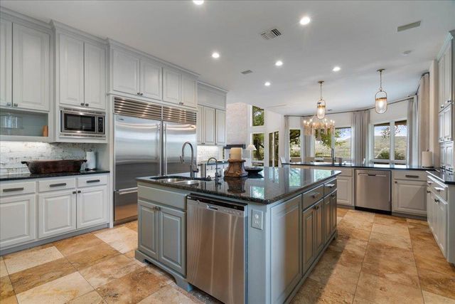 24729 Travis Lakeside CV, Spicewood, TX 78669
