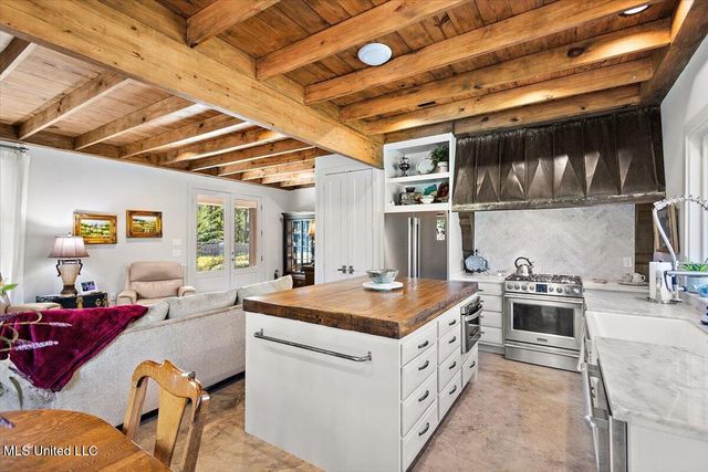 729 Twelve Oaks, Canton, MS 39046