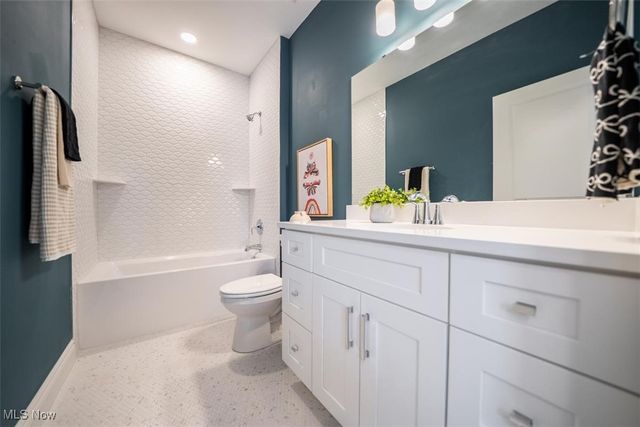 1866 Woodlawn Avenue, East Cleveland, OH 44112