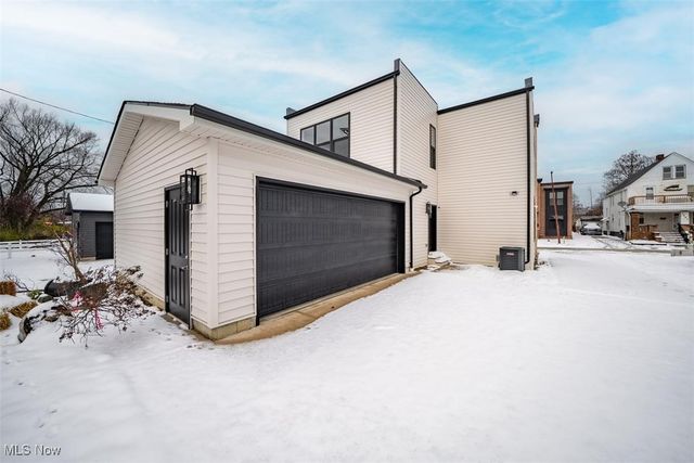 1866 Woodlawn Avenue, East Cleveland, OH 44112