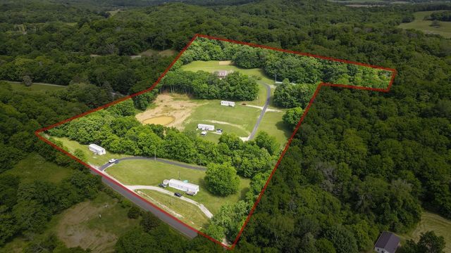 2219A Mack Benderman Rd, Culleoka, TN 38451