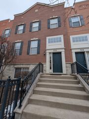 733 Station Boulevard, Aurora, IL 60504