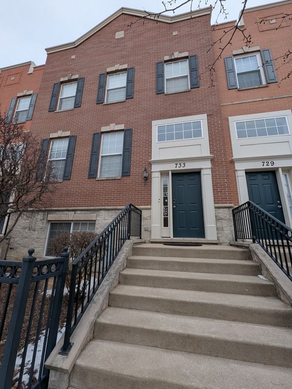 733 Station Boulevard, Aurora, IL 60504