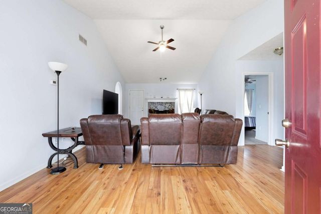 3775 Michaels Creek Way, Loganville, GA 30052