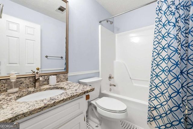 3775 Michaels Creek Way, Loganville, GA 30052