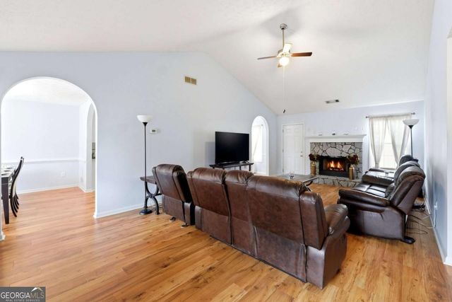 3775 Michaels Creek Way, Loganville, GA 30052