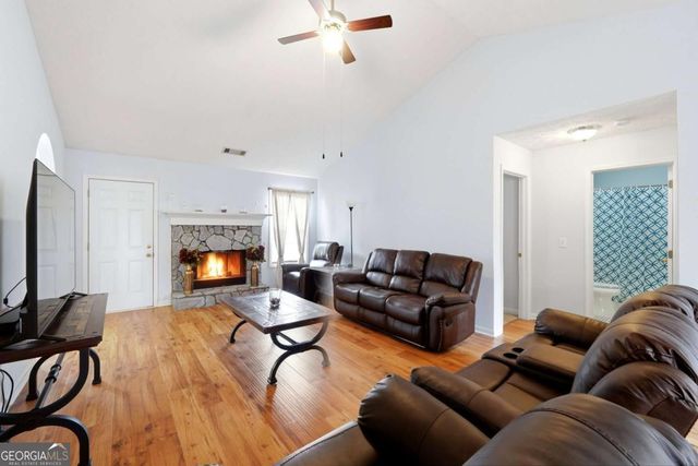 3775 Michaels Creek Way, Loganville, GA 30052