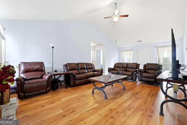 3775 Michaels Creek Way, Loganville, GA 30052