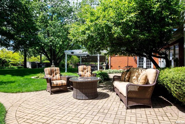 418 W NORTHGATE Road, Peoria, IL 61614