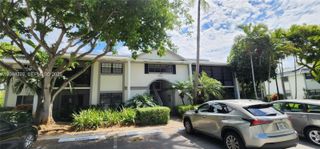 931 NE 199th St 202-22, Miami, FL 33179