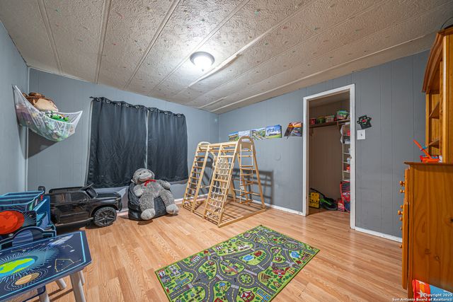 840 Oak Tree Rd, Seguin, TX 78155