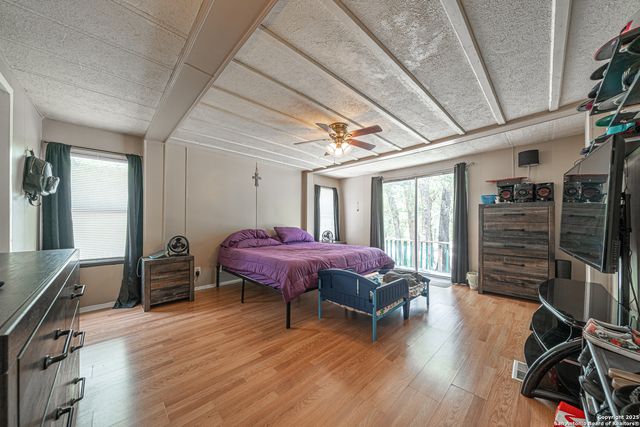 840 Oak Tree Rd, Seguin, TX 78155