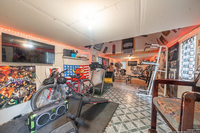 840 Oak Tree Rd, Seguin, TX 78155