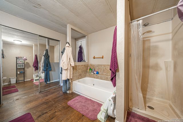 840 Oak Tree Rd, Seguin, TX 78155