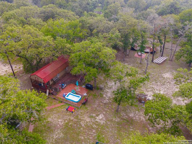 840 Oak Tree Rd, Seguin, TX 78155