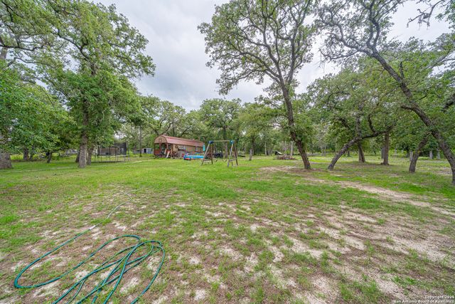 840 Oak Tree Rd, Seguin, TX 78155