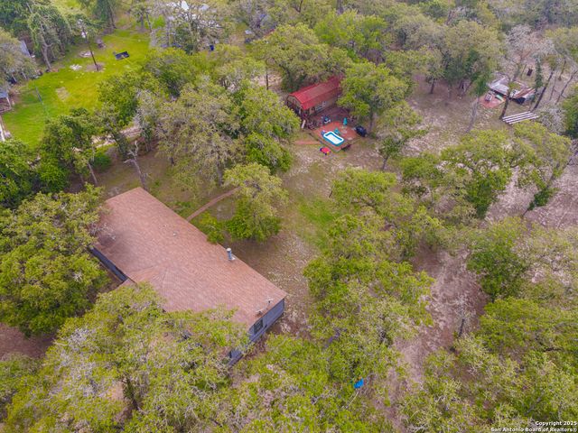840 Oak Tree Rd, Seguin, TX 78155