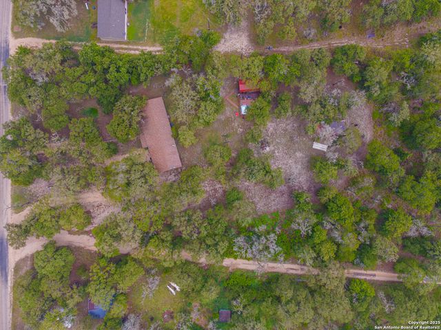 840 Oak Tree Rd, Seguin, TX 78155