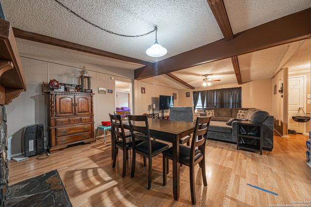 840 Oak Tree Rd, Seguin, TX 78155
