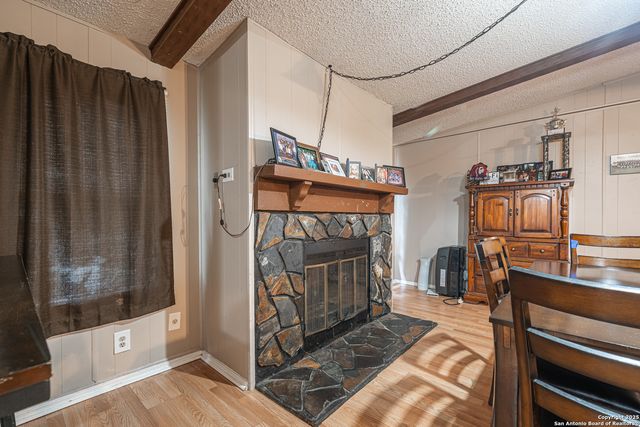 840 Oak Tree Rd, Seguin, TX 78155