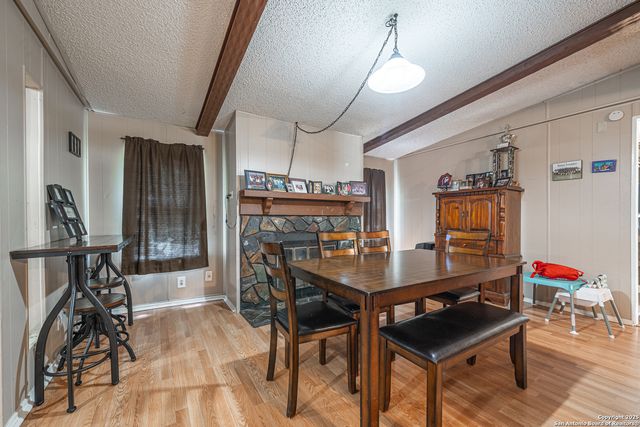 840 Oak Tree Rd, Seguin, TX 78155