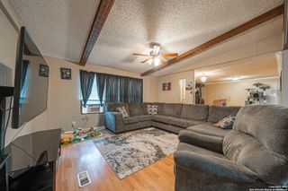 840 Oak Tree Rd, Seguin, TX 78155