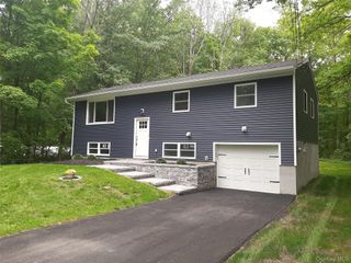 38 Pine Woods Road, Hyde Park, NY 12538