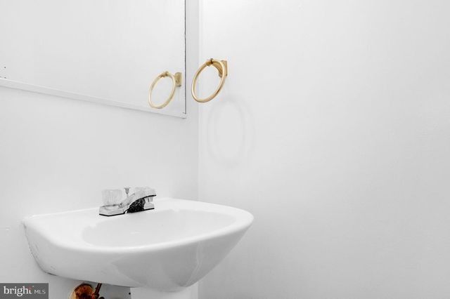 1227 DAHLIA LN, Frederick, MD 21703