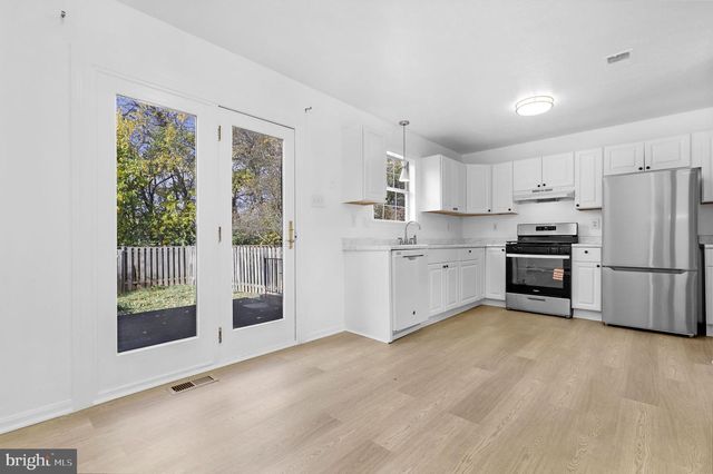 1227 DAHLIA LN, Frederick, MD 21703