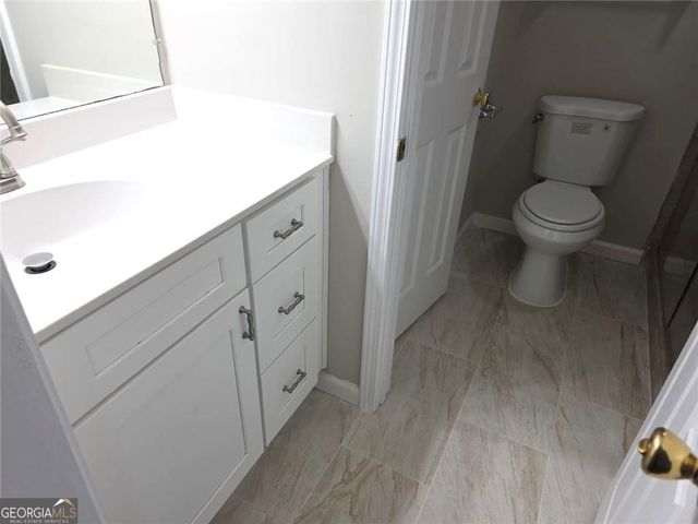 2255 Fairwood Circle, Jonesboro, GA 30236