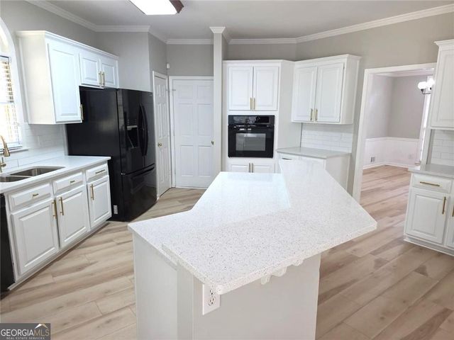 2255 Fairwood Circle, Jonesboro, GA 30236