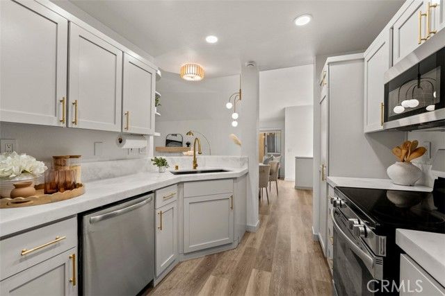 93 Lehigh Aisle, Irvine, CA 92612