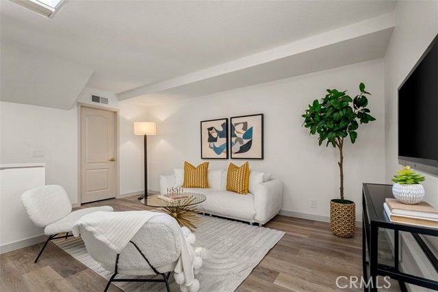 93 Lehigh Aisle, Irvine, CA 92612