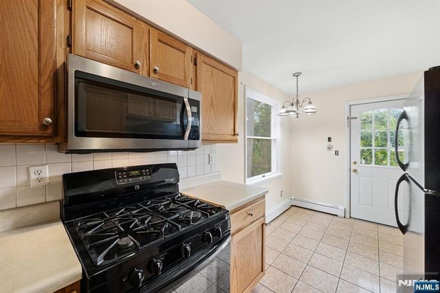 250 Woodcliff Avenue, Little Falls, NJ 07424