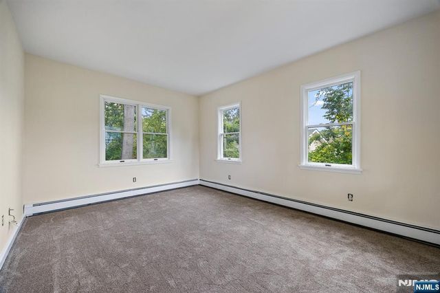 250 Woodcliff Avenue, Little Falls, NJ 07424