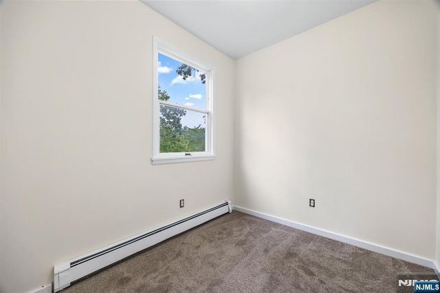 250 Woodcliff Avenue, Little Falls, NJ 07424